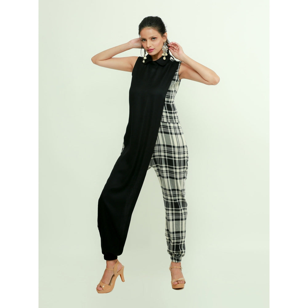 Echke Jumpsuit With Overlap Feature
