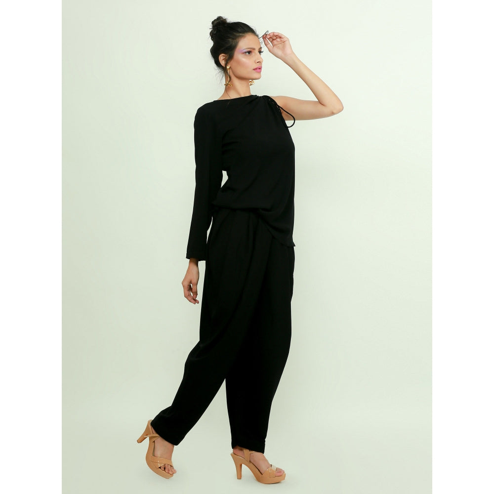 Echke One Shoulder Top With Dhoti Pants Set (Set of 2)