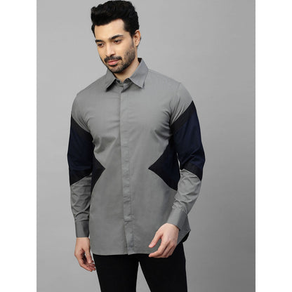 Echke Grey Shirt with Black and Dark Blue Arrow Feature