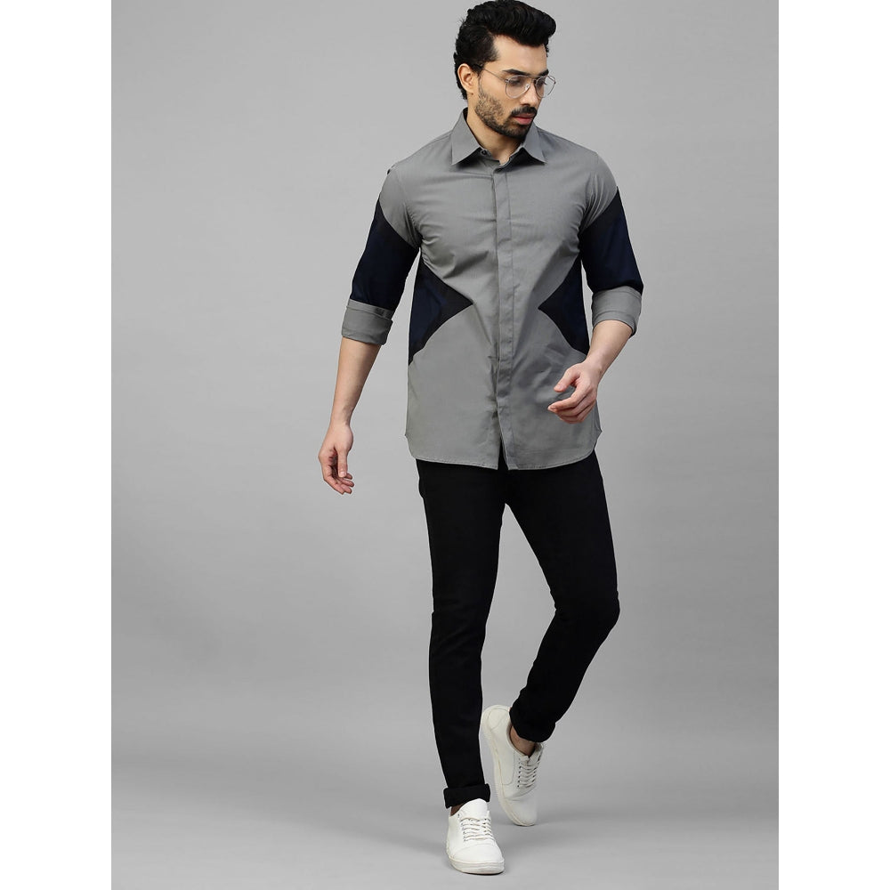 Echke Grey Shirt with Black and Dark Blue Arrow Feature