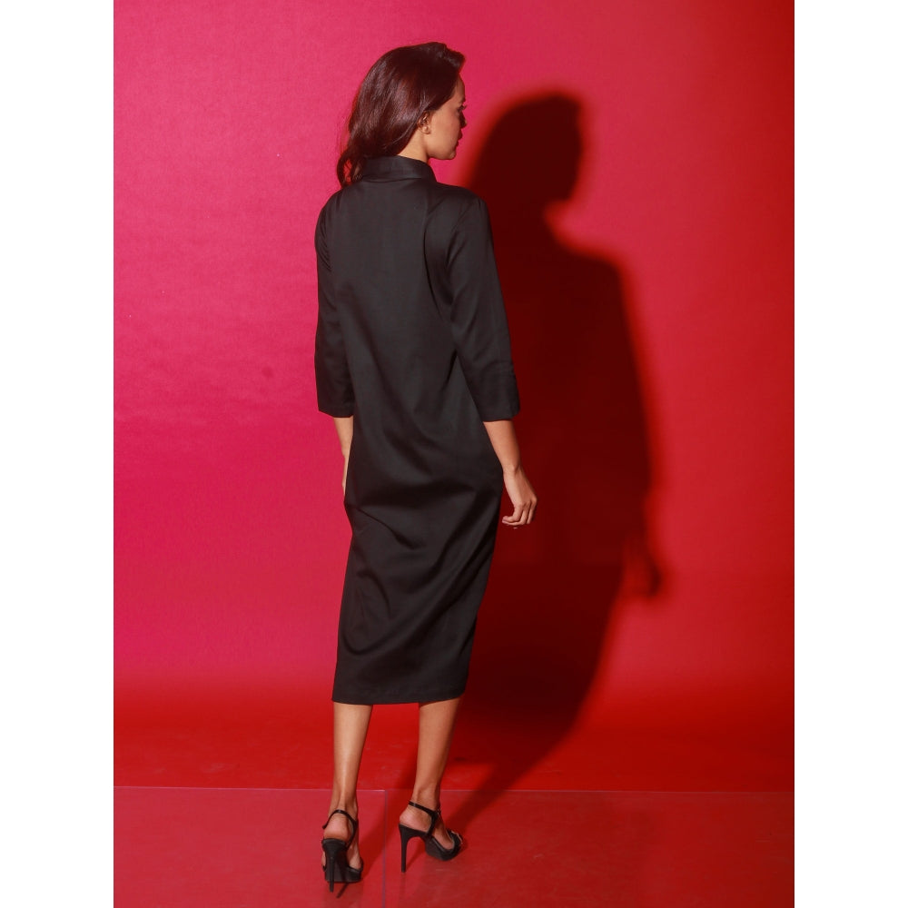 Echke Black Dress With Collar Neck And Overcoat Placket