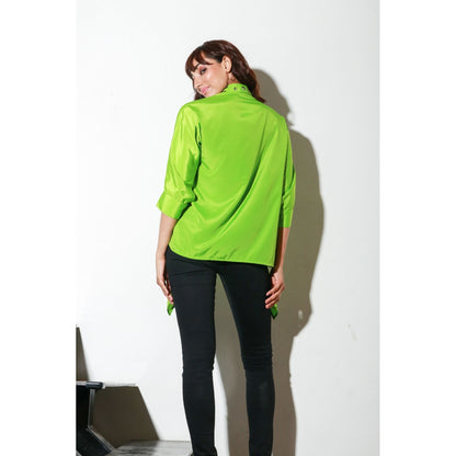 Echke Collared Top with Panels On The Chest And Long Sleeves