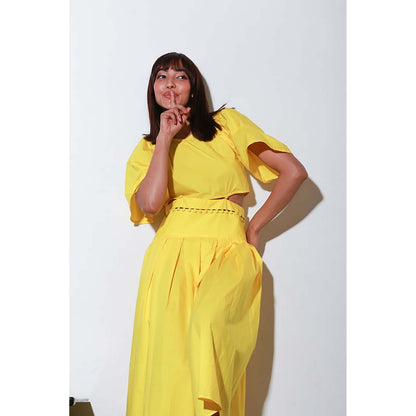 Echke Yellow Dress With A Buttoned Waist And Box Pleat.