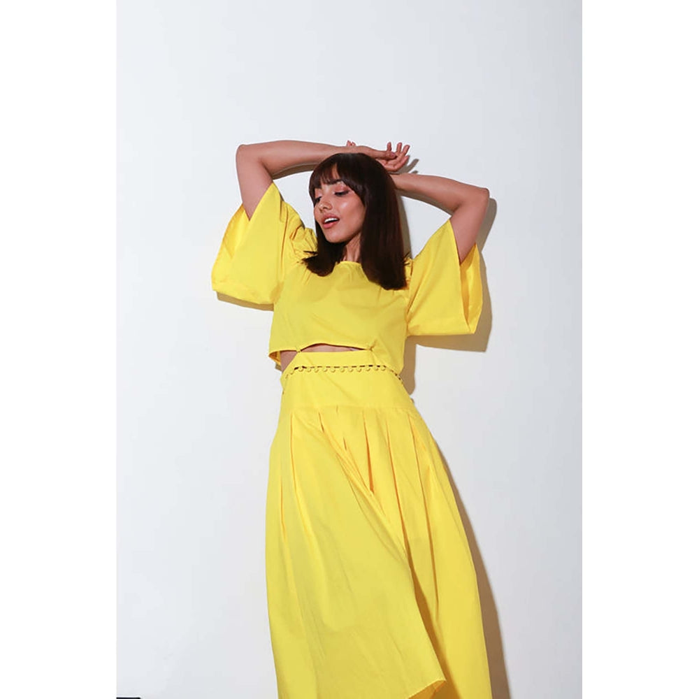 Echke Yellow Dress With A Buttoned Waist And Box Pleat.