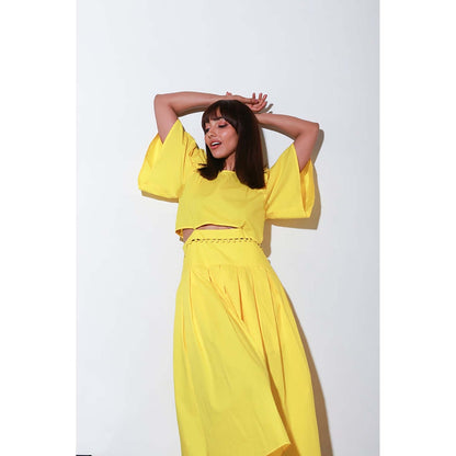 Echke Yellow Dress With A Buttoned Waist And Box Pleat.