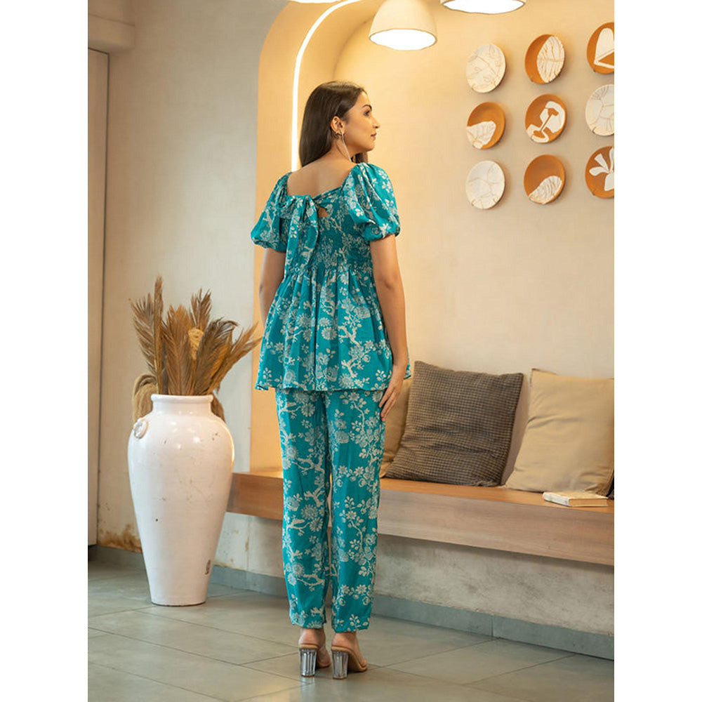 EESHA GUPTA Dramatic Duality Blue Muslin Co-Ord (Set of 2)