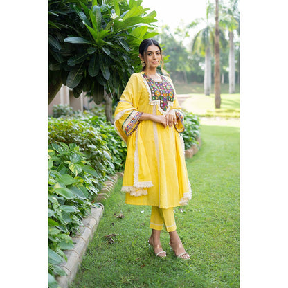 Ekavira Joshna Yellow Kurta with Pant & Dupatta for Women (Set of 3)