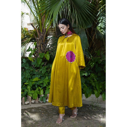 Ekavira Sunheri Choga Kurta with Pant & Dupatta for Women (Set of 3)
