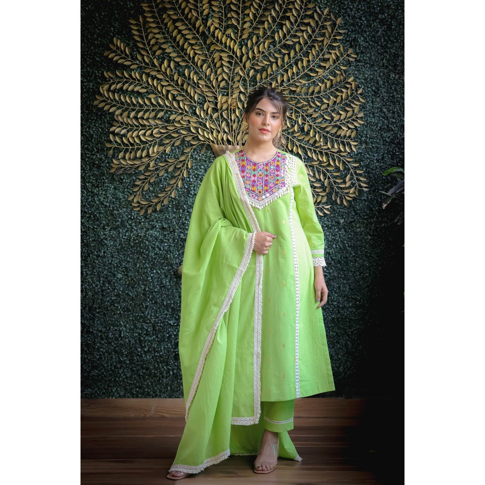 Ekavira Green Sajda Kurta with Pant and Dupatta (Set of 3)