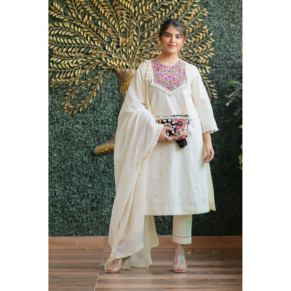 Ekavira Ivory Sajda Kurta with Pant and Dupatta (Set of 3)