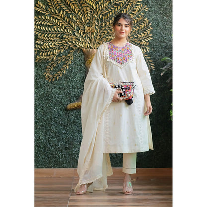 Ekavira Ivory Sajda Kurta with Pant and Dupatta (Set of 3)