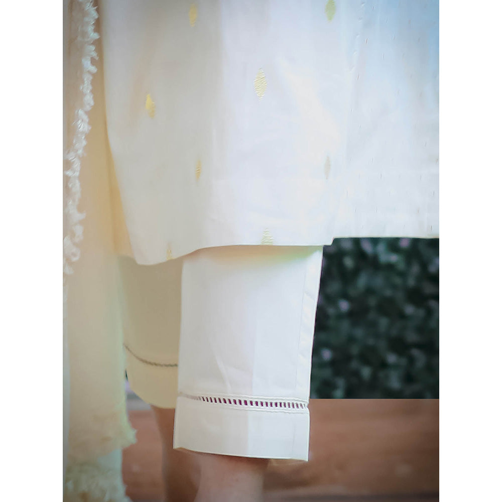 Ekavira Ivory Sajda Kurta with Pant and Dupatta (Set of 3)