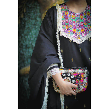 Ekavira Black Sajda Kurta with Pant and Dupatta (Set of 3)