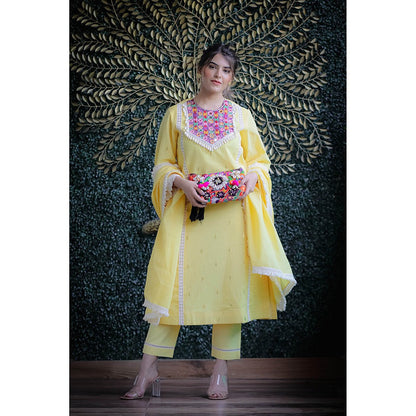 Ekavira Yellow Sajda Kurta with Pant and Dupatta (Set of 3)