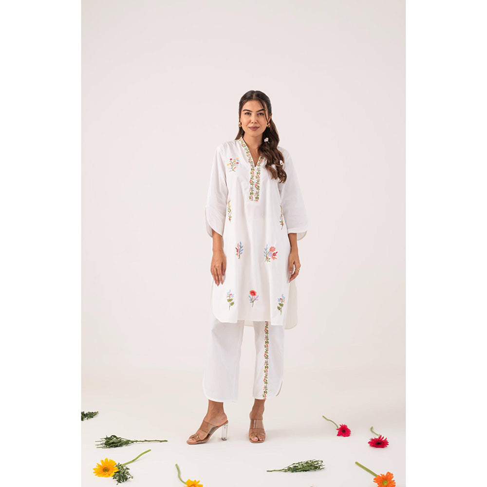 Ekavira Vedika White Floral Print Kurta and Pant (Set of 2)