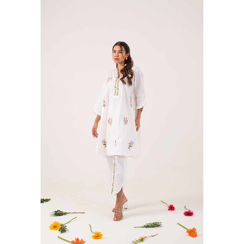 Ekavira Vedika White Floral Print Kurta and Pant (Set of 2)