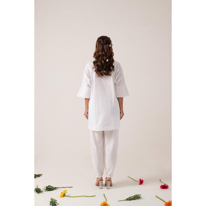 Ekavira Kanti White Floral Print Kurta and Pant (Set of 2)