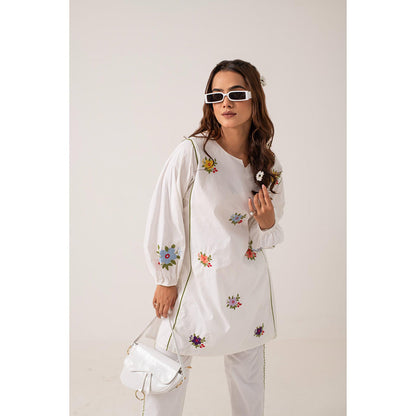 Ekavira Amba White Floral Print Kurta and Pant (Set of 2)