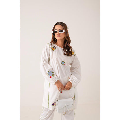 Ekavira Amba White Floral Print Kurta and Pant (Set of 2)