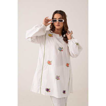 Ekavira Amba White Floral Print Kurta and Pant (Set of 2)