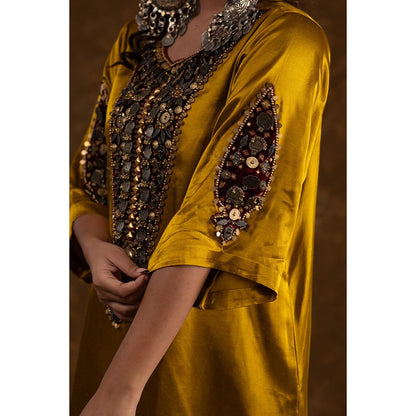 Ekavira Raahi Collection Rubina Solid Patch Work Kurta and Tulip Pant (Set of 2)