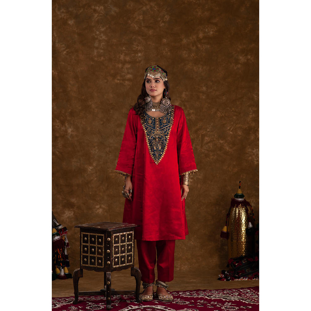Ekavira Raahi Collection Roohi Embroidered Kurta and Pant with Dupatta (Set of 3)