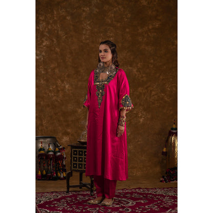 Ekavira Raahi Collection Layla Embroidered Kurta and Pant with Dupatta (Set of 3)
