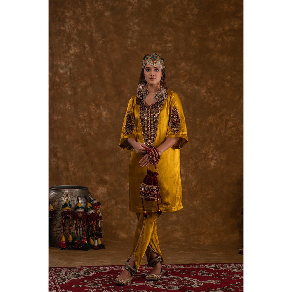 Ekavira Rubina Solid Patch Work Kurta with Tulip Pant and Dupatta (Set of 3)