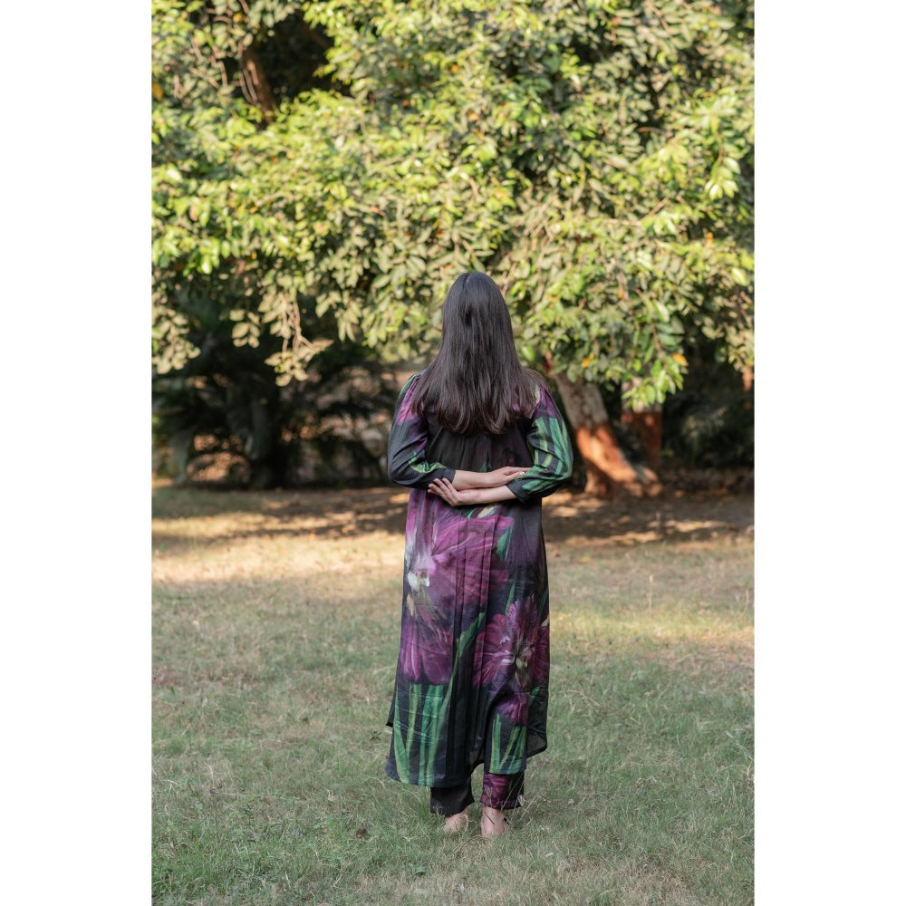 ETAR Variant Bliss Floral Print Kurta and Pant (Set of 2)