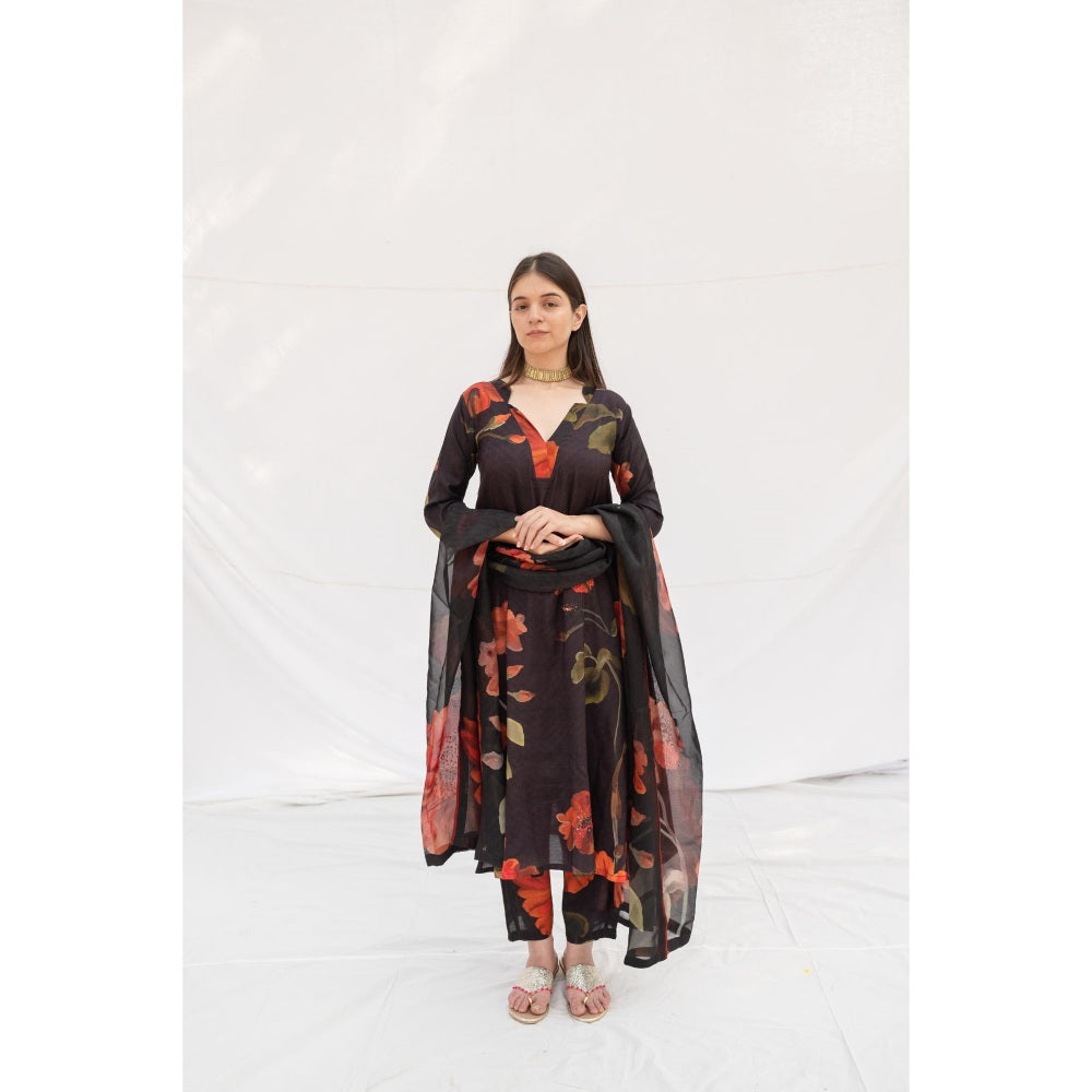 ETAR Sarang Kurta with Pant and Dupatta (Set of 3)