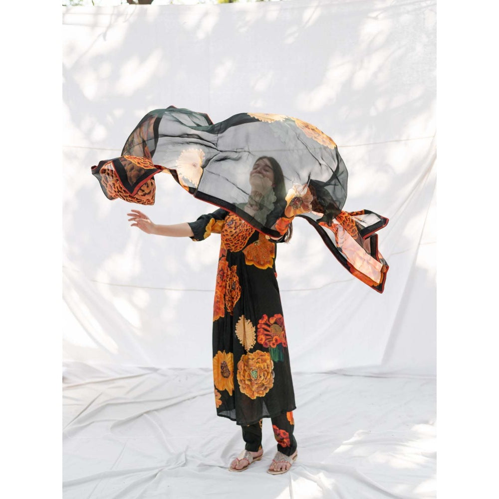 ETAR Rakha Kurta with Pant and Dupatta (Set of 3)