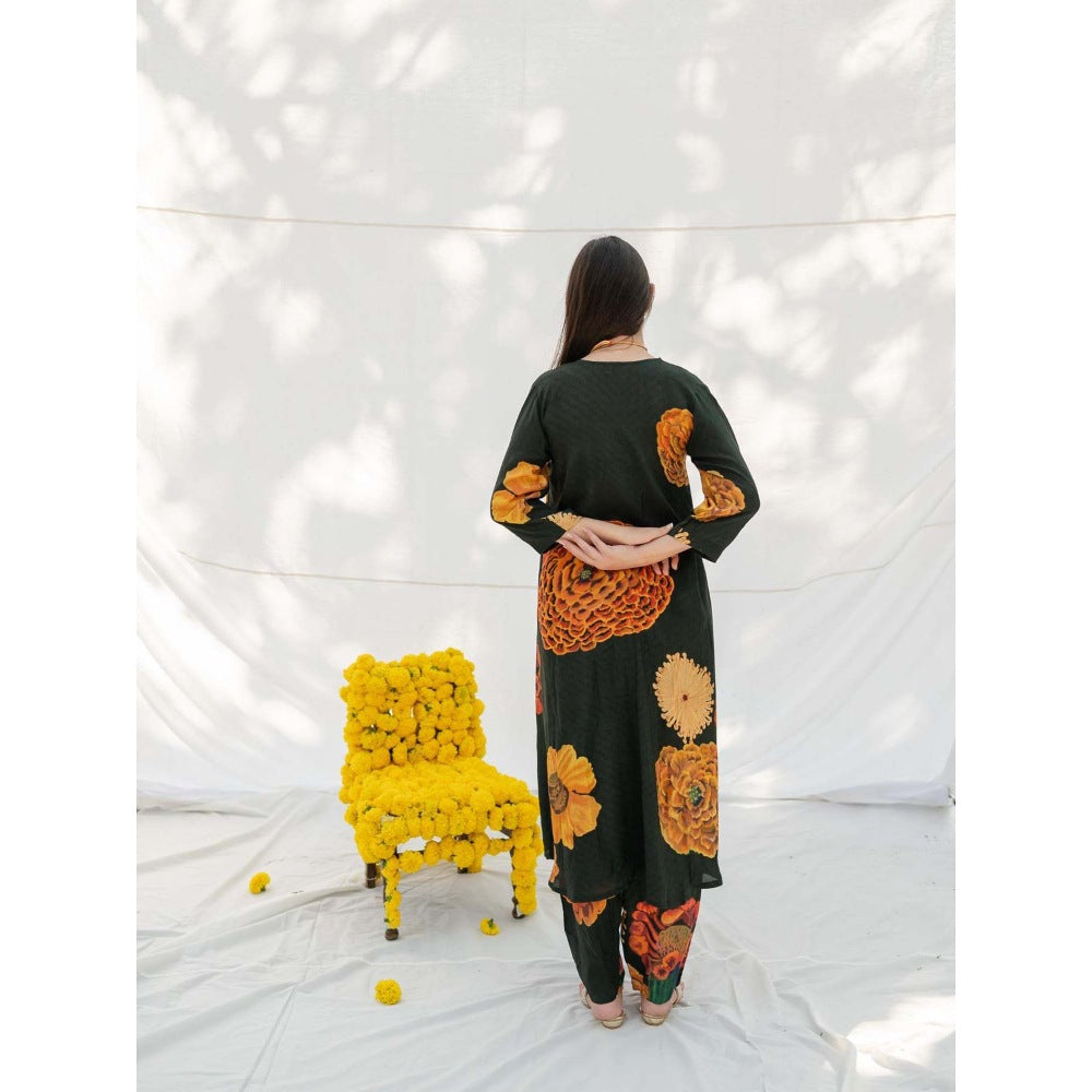 ETAR Rakha Kurta with Pant and Dupatta (Set of 3)