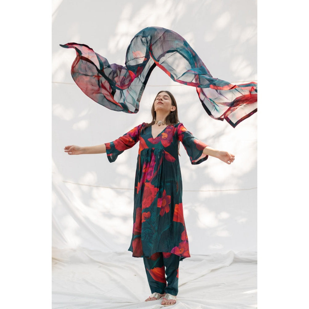 ETAR Jade Kurta with Pant and Dupatta (Set of 3)