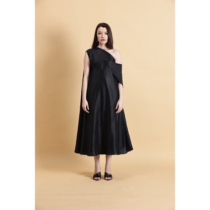 Fawn 24 Black Sapphire Shift Midi Dress