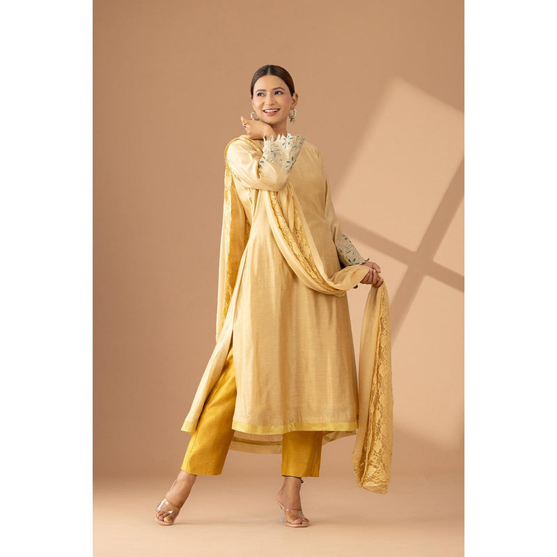 Finethreads by Hina & Nikhat Suhani Shine Golden Silk Kurta Pant with Dupatta (Set of 2)
