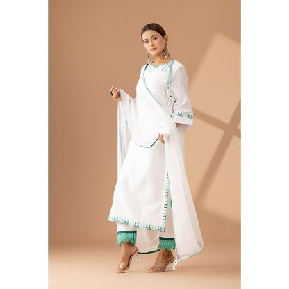 Finethreads by Hina & Nikhat Suruchi Grace Embroidered Silk Kurta Pant with Dupatta (Set of 2)