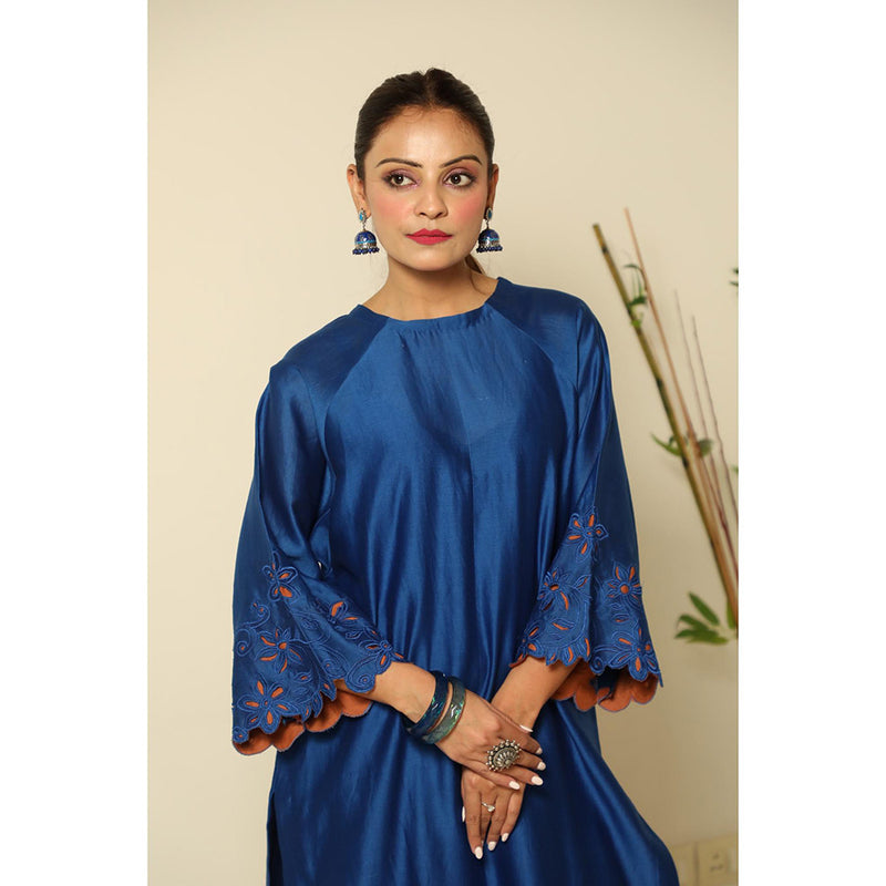 Finethreads by Hina & Nikhat Spinel Elegance The High-Slit Chanderi Kurta and Pant (Set of 2)