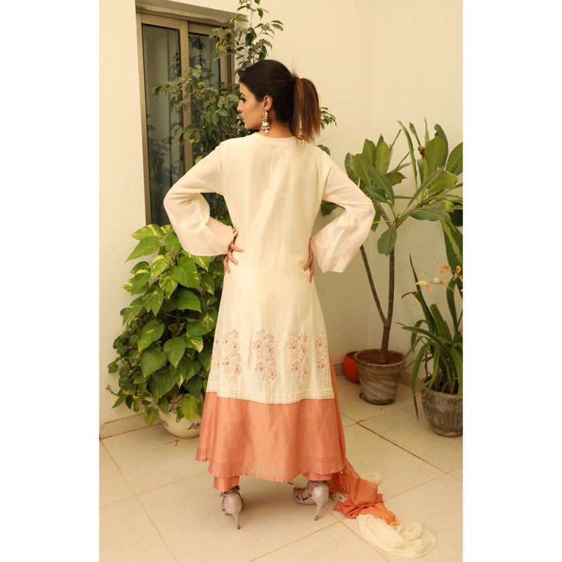 Finethreads by Hina & Nikhat Off White Noor-E-Rung Anarkali with Pant and Dupatta