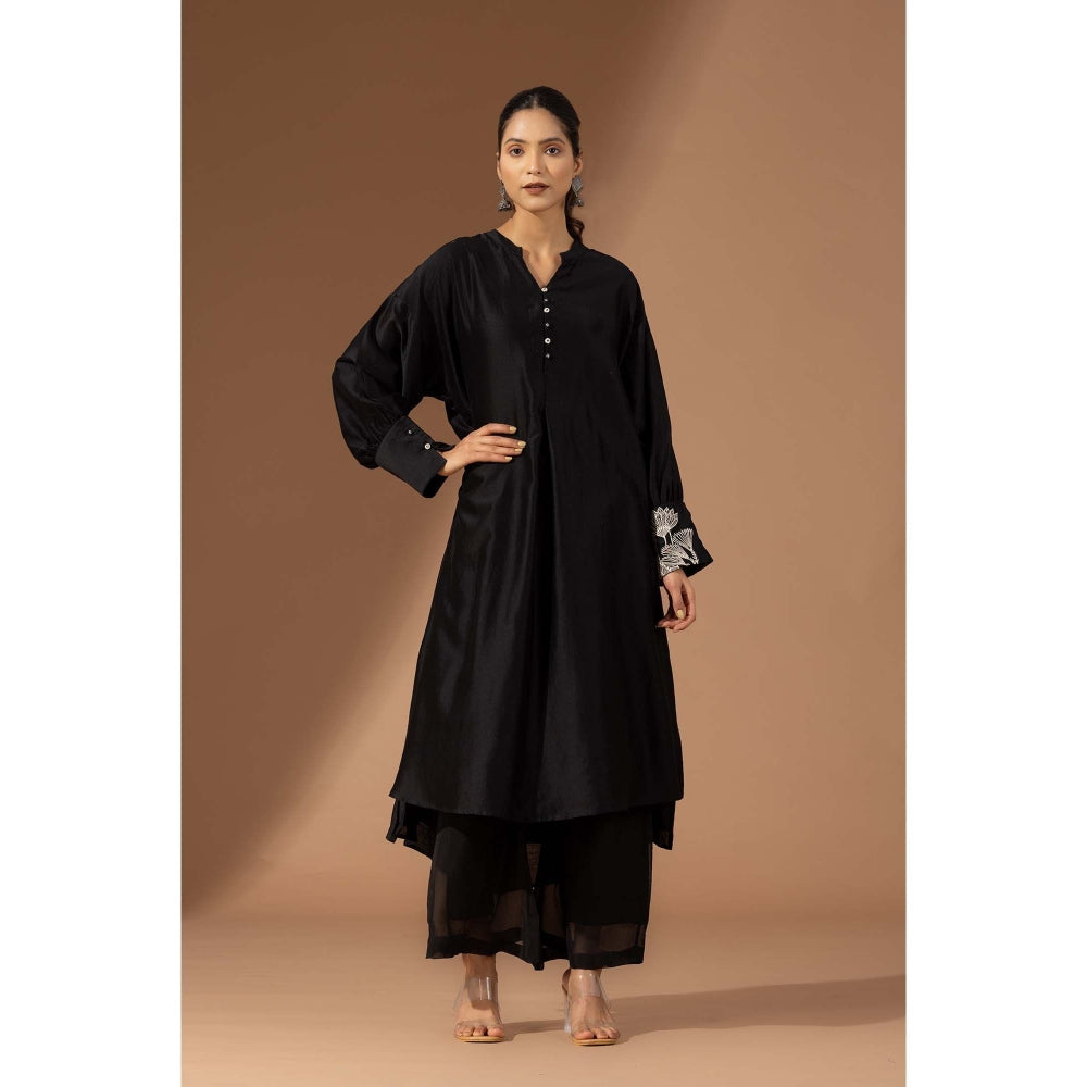 Finethreads by Hina & Nikhat Embroidered Grace Co-Ord Set