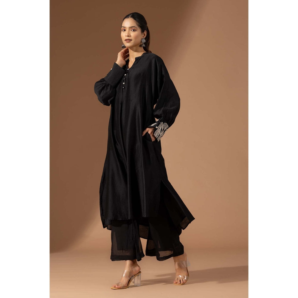 Finethreads by Hina & Nikhat Embroidered Grace Co-Ord Set