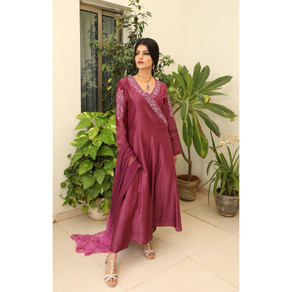 Finethreads by Hina & Nikhat Womens Embroidered Purple Angrakha Kurta with Pant and Dupatta