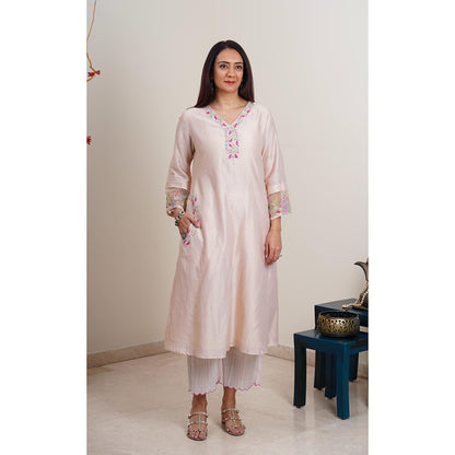 Finethreads by Hina & Nikhat Nude Saher Kurta with Pant and Dupatta