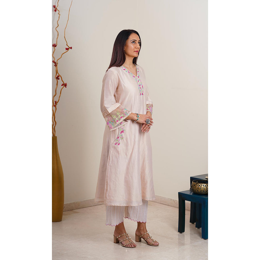 Finethreads by Hina & Nikhat Nude Saher Kurta with Pant and Dupatta