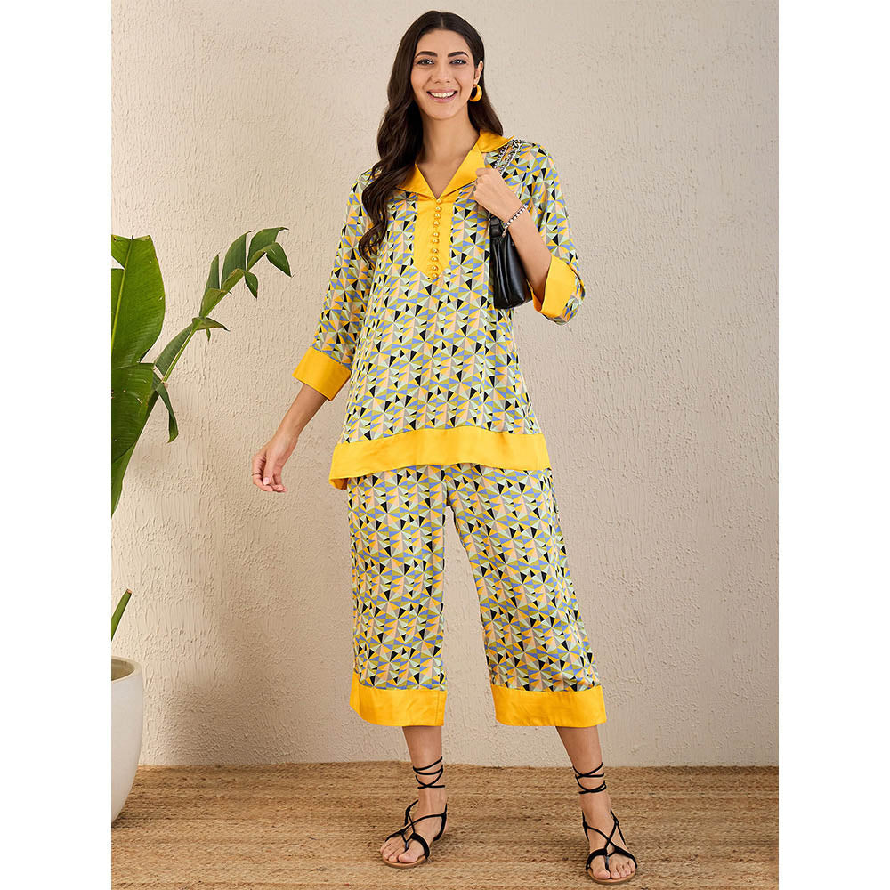 First Resort by Ramola Bachchan Primrose Yellow And Black Geometric Print Co-Ord (Set of 2)