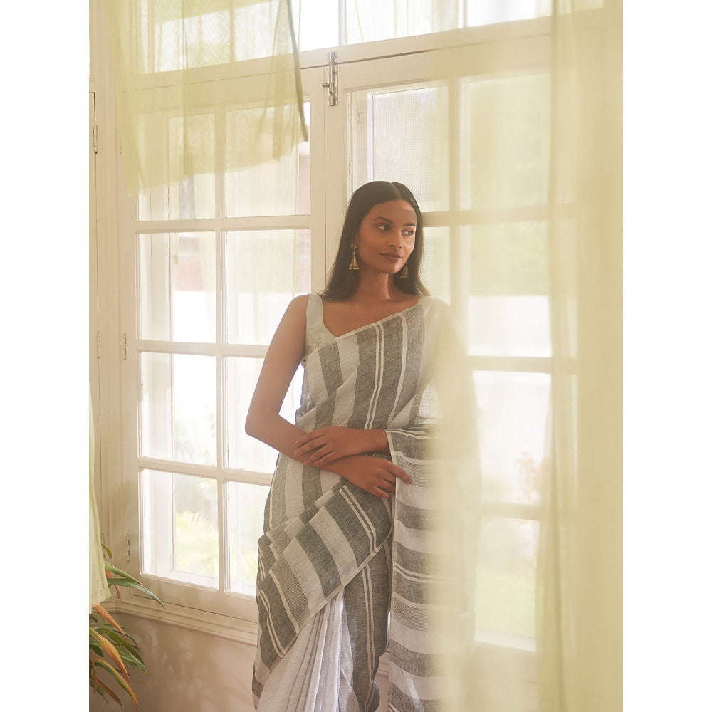 Five Point Five White Stripes Saree with Unstitched Blouse