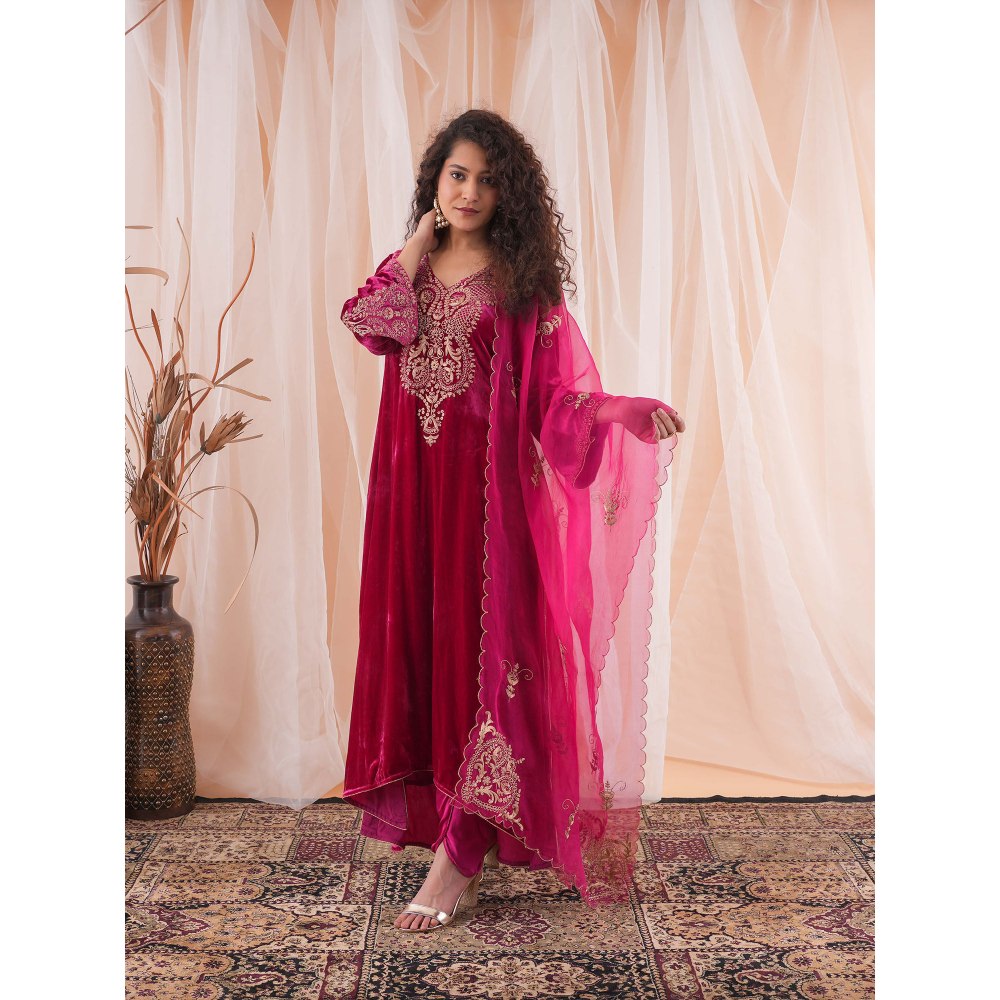 Farha Syed Raspberry Pink Kaftan Kurta with Dupatta And Pant (Set of 3)