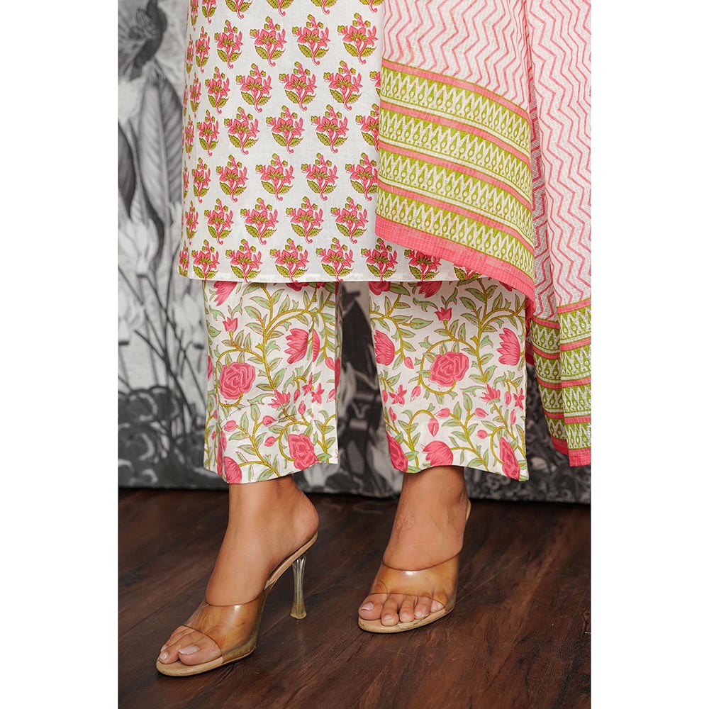 GANGA GRACE White Floral Printed Cotton Kurta with Pant and Dupatta