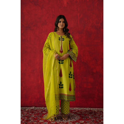 GANGA GRACE Women Cotton Printed Green Kurta with Pant and Dupatta
