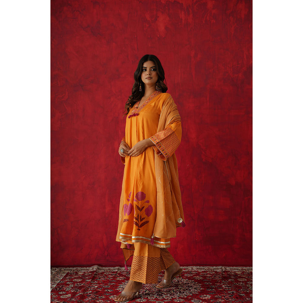 GANGA GRACE Women Art Silk Floral Orange Kurta with Pant and Dupatta