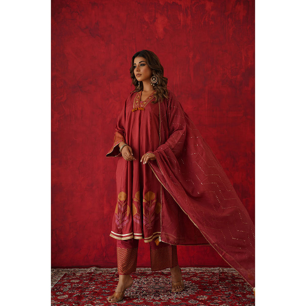 GANGA GRACE Women Art Silk Floral Maroon Kurta with Pant and Dupatta